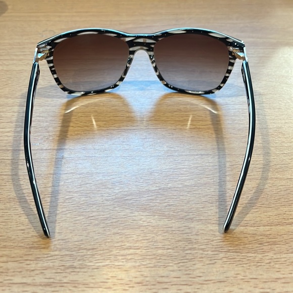 TORY BURCH Classic Sunglasses - Picture 3 of 5
